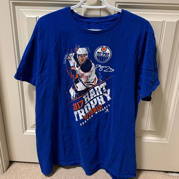 Fanatics Edmonton Oilers Connor McDavid 2017 Hart Trophy Tee - Picture 1 of 2